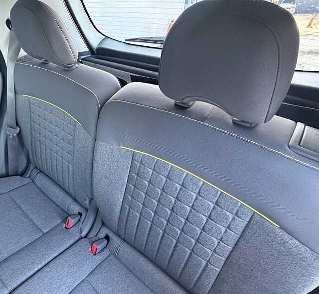 Hyundai INSTER Long Range 49kWh Cross Auto 5dr